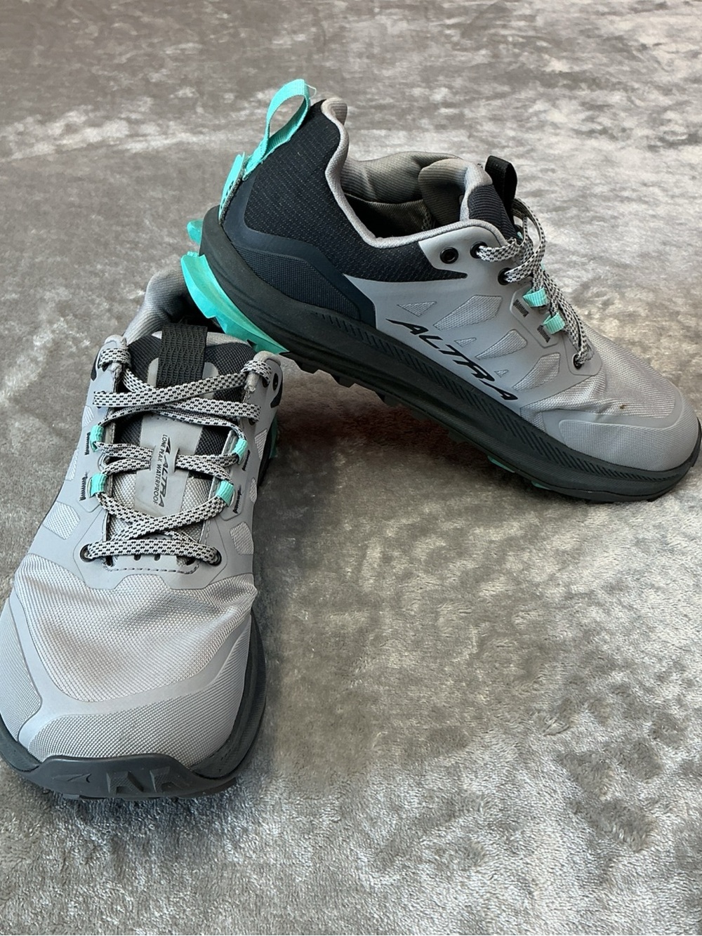 Altra Lone Peak 9 Trail runing shoes Womens size 9 Waterproof roomy toe box Gray